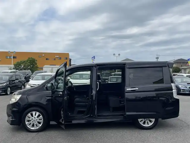 ホンダ ステップワゴン スパーダ Z 佐賀県 2012(平24)年 8.8万km プレミアムブラキッシュパール (株)IDOMが運営する【じしゃロン佐賀店】の自社ローン対象車両になります。こちらは現金ご利用時の価格です。自社ローンご希望の方は別途その旨お申付け下さい。/禁煙車　/８人乗り　/ＨＤＤナビ/バックカメラ　　/両側電動スライドドア　/フリップダウンモニター