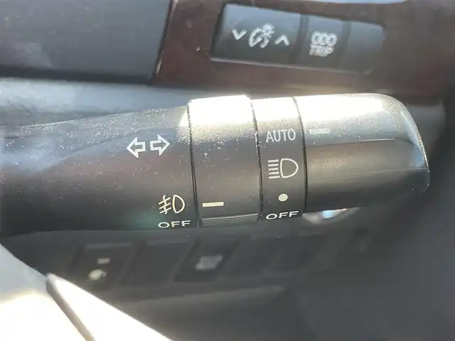 トヨタ ヴェルファイア 2．4Z 香川県 2013(平25)年 10.9万km ブラック 純正8型HDDナビ（NHZN-X62G）/・Bluetooth接続/・フルセグTV/・HDDミュージックサーバー/・CD/DVD/・AM/FM/純正11型後席用モニター（V11T-R62C）/両側電動スライドドア/クリアランスソナー/純正18インチアルミホイール/ビルトインETC/nanoe/オットマン/ステアリングリモコン/純正フロアマット/純正ドアバイザー/３列シート/MTモード付AT/ウォークスルー(2列目)/プッシュスタート/スマートキー