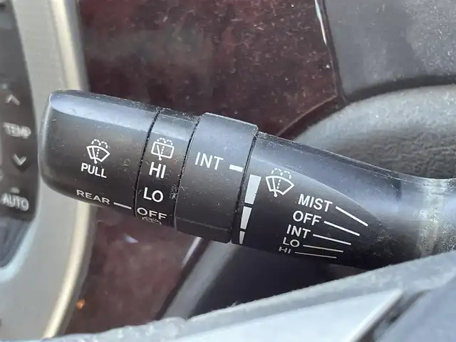 トヨタ ヴェルファイア 2．4Z 香川県 2013(平25)年 10.9万km ブラック 純正8型HDDナビ（NHZN-X62G）/・Bluetooth接続/・フルセグTV/・HDDミュージックサーバー/・CD/DVD/・AM/FM/純正11型後席用モニター（V11T-R62C）/両側電動スライドドア/クリアランスソナー/純正18インチアルミホイール/ビルトインETC/nanoe/オットマン/ステアリングリモコン/純正フロアマット/純正ドアバイザー/３列シート/MTモード付AT/ウォークスルー(2列目)/プッシュスタート/スマートキー