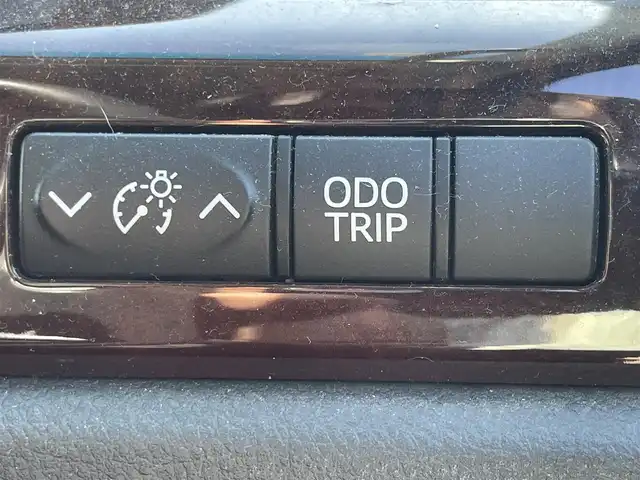 トヨタ ヴェルファイア 2．4Z 香川県 2013(平25)年 10.9万km ブラック 純正8型HDDナビ（NHZN-X62G）/・Bluetooth接続/・フルセグTV/・HDDミュージックサーバー/・CD/DVD/・AM/FM/純正11型後席用モニター（V11T-R62C）/両側電動スライドドア/クリアランスソナー/純正18インチアルミホイール/ビルトインETC/nanoe/オットマン/ステアリングリモコン/純正フロアマット/純正ドアバイザー/３列シート/MTモード付AT/ウォークスルー(2列目)/プッシュスタート/スマートキー