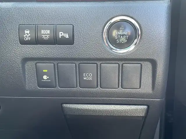 トヨタ ヴェルファイア 2．4Z 香川県 2013(平25)年 10.9万km ブラック 純正8型HDDナビ（NHZN-X62G）/・Bluetooth接続/・フルセグTV/・HDDミュージックサーバー/・CD/DVD/・AM/FM/純正11型後席用モニター（V11T-R62C）/両側電動スライドドア/クリアランスソナー/純正18インチアルミホイール/ビルトインETC/nanoe/オットマン/ステアリングリモコン/純正フロアマット/純正ドアバイザー/３列シート/MTモード付AT/ウォークスルー(2列目)/プッシュスタート/スマートキー