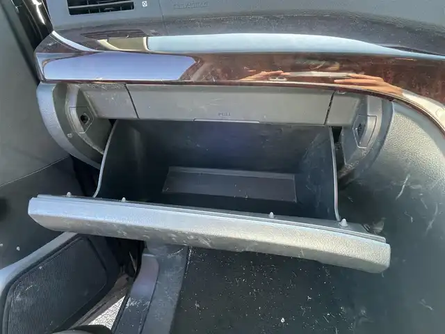 トヨタ ヴェルファイア 2．4Z 香川県 2013(平25)年 10.9万km ブラック 純正8型HDDナビ（NHZN-X62G）/・Bluetooth接続/・フルセグTV/・HDDミュージックサーバー/・CD/DVD/・AM/FM/純正11型後席用モニター（V11T-R62C）/両側電動スライドドア/クリアランスソナー/純正18インチアルミホイール/ビルトインETC/nanoe/オットマン/ステアリングリモコン/純正フロアマット/純正ドアバイザー/３列シート/MTモード付AT/ウォークスルー(2列目)/プッシュスタート/スマートキー