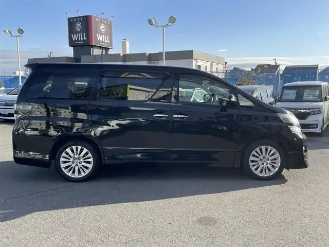 トヨタ ヴェルファイア 2．4Z 東京都 2013(平25)年 10.9万km ブラック (株)IDOMが運営する【じしゃロン昭島店】の自社ローン対象車両になります。こちらは現金ご利用時の価格です。自社ローンご希望の方は別途その旨お申付け下さい。					純正8型HDDナビ（NHZN-X62G）/・Bluetooth接続/・フルセグTV/・HDDミュージックサーバー/・CD/DVD/・AM/FM/純正11型後席用モニター（V11T-R62C）/両側電動スライドドア/クリアランスソナー/純正18インチアルミホイール/ビルトインETC/nanoe/オットマン/ステアリングリモコン/純正フロアマット/純正ドアバイザー/３列シート/MTモード付AT/ウォークスルー(2列目)/プッシュスタート/スマートキー