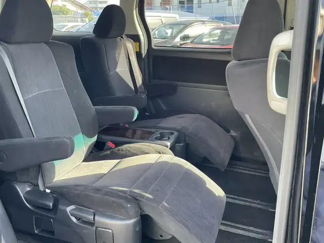 トヨタ ヴェルファイア 2．4Z 東京都 2013(平25)年 10.9万km ブラック (株)IDOMが運営する【じしゃロン昭島店】の自社ローン対象車両になります。こちらは現金ご利用時の価格です。自社ローンご希望の方は別途その旨お申付け下さい。					純正8型HDDナビ（NHZN-X62G）/・Bluetooth接続/・フルセグTV/・HDDミュージックサーバー/・CD/DVD/・AM/FM/純正11型後席用モニター（V11T-R62C）/両側電動スライドドア/クリアランスソナー/純正18インチアルミホイール/ビルトインETC/nanoe/オットマン/ステアリングリモコン/純正フロアマット/純正ドアバイザー/３列シート/MTモード付AT/ウォークスルー(2列目)/プッシュスタート/スマートキー