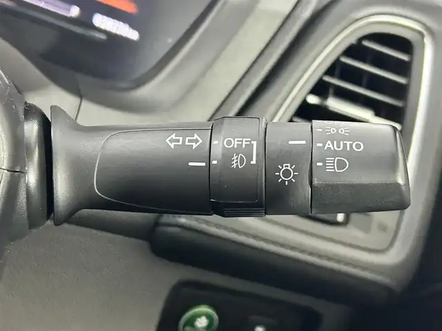 ホンダ ヴェゼル ハイブリッド Z ホンダセンシング 佐賀県 2020(令2)年 2.9万km ルーセブラックM 純正７インチナビ/（フルセグTV/CD/DVD/Bluetooth//USB/SD録音）/バックカメラ/衝突被害軽減ブレーキ/レーンキープアシスト/シートヒーター/ハーフレザーシート/パドルシフト/レーダークルーズコントロール/純正１７インチアルミホイール/ＬＥＤヘッドライト/オートライト/フォグライト/純正フロアマット/ビルトインＥＴＣ/スマートキー/スペアキー×１/電子パーキングブレーキ/ステアリングリモコン/横滑り防止装置/盗難防止装置