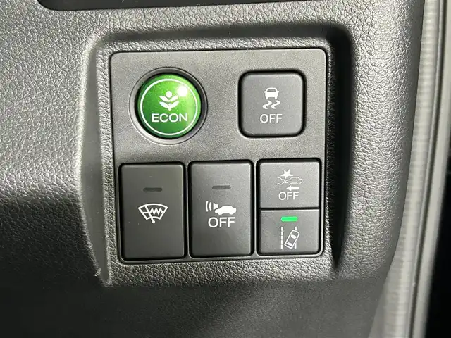 ホンダ ヴェゼル ハイブリッド Z ホンダセンシング 佐賀県 2020(令2)年 2.9万km ルーセブラックM 純正７インチナビ/（フルセグTV/CD/DVD/Bluetooth//USB/SD録音）/バックカメラ/衝突被害軽減ブレーキ/レーンキープアシスト/シートヒーター/ハーフレザーシート/パドルシフト/レーダークルーズコントロール/純正１７インチアルミホイール/ＬＥＤヘッドライト/オートライト/フォグライト/純正フロアマット/ビルトインＥＴＣ/スマートキー/スペアキー×１/電子パーキングブレーキ/ステアリングリモコン/横滑り防止装置/盗難防止装置