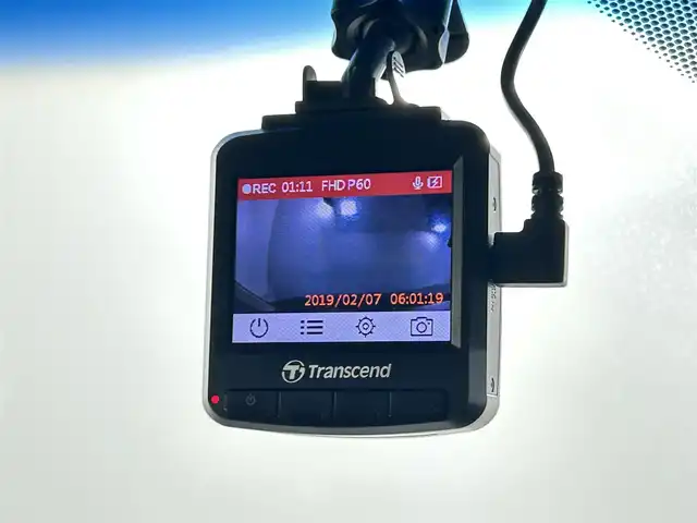 ホンダ ヴェゼル ハイブリッド Z ホンダセンシング 佐賀県 2020(令2)年 2.9万km ルーセブラックM 純正７インチナビ/（フルセグTV/CD/DVD/Bluetooth//USB/SD録音）/バックカメラ/衝突被害軽減ブレーキ/レーンキープアシスト/シートヒーター/ハーフレザーシート/パドルシフト/レーダークルーズコントロール/純正１７インチアルミホイール/ＬＥＤヘッドライト/オートライト/フォグライト/純正フロアマット/ビルトインＥＴＣ/スマートキー/スペアキー×１/電子パーキングブレーキ/ステアリングリモコン/横滑り防止装置/盗難防止装置