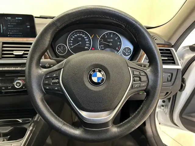 ＢＭＷ ３２０ｄ ラグジュアリー 福岡県 2016(平28)年 3.1万km アルピンホワイトⅢ 純正ナビ/Bluetooth/Bカメラ/レーダークルーズコントロール/ブラインドスポットモニター/メモリ付きパワーシート/ダコタレザーシート/パールウォールナットインテリアトリム/アンビエントライト/クロームアクセント付きリモートコントロールキー/LEDヘッドライト/ウェルカムライト/ミラー一体型ETC/シートヒーター/純正ホイール