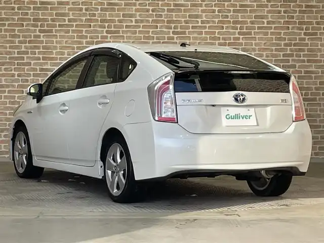 トヨタ プリウス G ツーリングセレ レザーパック 岩手県 2013(平25)年 8万km ホワイトパールクリスタルシャイン ヘッドアップディスプレイ/追従クルーズコントロール/オートライト/横滑り防止装置/アイドリングストップ/バックカメラ/コーナーセンサー/レザーシート/前席シートヒーター/運転席パワーシート/ビルトインETC/ワイパーデアイサー/ヘッドライトウォッシャー/パーキングアシスト/純正HDDナビ/純正フロアマット/純正17インチアルミホイール/純正LEDヘッドライト/純正オプションフォグライト/純正フロアマット/パワーステアリング/パワーウィンドウ