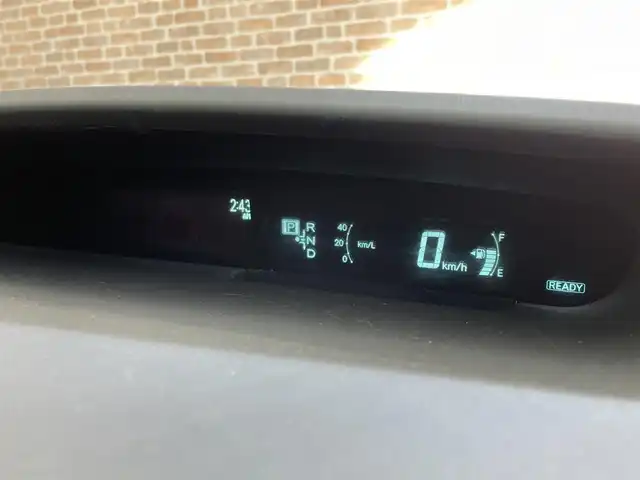 トヨタ プリウス G ツーリングセレ レザーパック 岩手県 2013(平25)年 8万km ホワイトパールクリスタルシャイン ヘッドアップディスプレイ/追従クルーズコントロール/オートライト/横滑り防止装置/アイドリングストップ/バックカメラ/コーナーセンサー/レザーシート/前席シートヒーター/運転席パワーシート/ビルトインETC/ワイパーデアイサー/ヘッドライトウォッシャー/パーキングアシスト/純正HDDナビ/純正フロアマット/純正17インチアルミホイール/純正LEDヘッドライト/純正オプションフォグライト/純正フロアマット/パワーステアリング/パワーウィンドウ