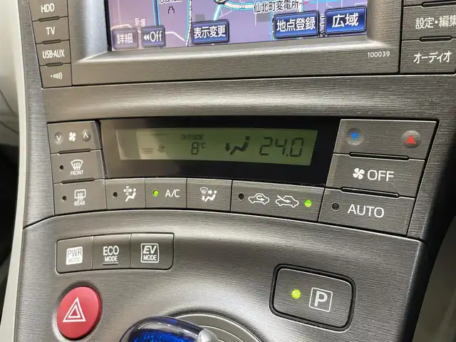 トヨタ プリウス G ツーリングセレ レザーパック 岩手県 2013(平25)年 8万km ホワイトパールクリスタルシャイン ヘッドアップディスプレイ/追従クルーズコントロール/オートライト/横滑り防止装置/アイドリングストップ/バックカメラ/コーナーセンサー/レザーシート/前席シートヒーター/運転席パワーシート/ビルトインETC/ワイパーデアイサー/ヘッドライトウォッシャー/パーキングアシスト/純正HDDナビ/純正フロアマット/純正17インチアルミホイール/純正LEDヘッドライト/純正オプションフォグライト/純正フロアマット/パワーステアリング/パワーウィンドウ