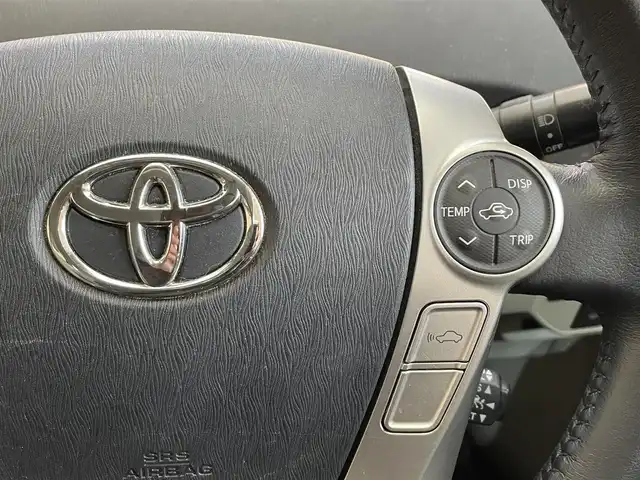 トヨタ プリウス G ツーリングセレ レザーパック 岩手県 2013(平25)年 8万km ホワイトパールクリスタルシャイン ヘッドアップディスプレイ/追従クルーズコントロール/オートライト/横滑り防止装置/アイドリングストップ/バックカメラ/コーナーセンサー/レザーシート/前席シートヒーター/運転席パワーシート/ビルトインETC/ワイパーデアイサー/ヘッドライトウォッシャー/パーキングアシスト/純正HDDナビ/純正フロアマット/純正17インチアルミホイール/純正LEDヘッドライト/純正オプションフォグライト/純正フロアマット/パワーステアリング/パワーウィンドウ