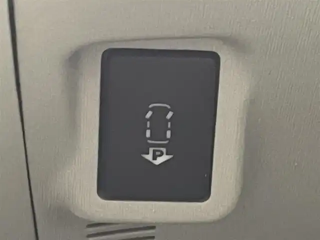 トヨタ プリウス G ツーリングセレ レザーパック 岩手県 2013(平25)年 8万km ホワイトパールクリスタルシャイン ヘッドアップディスプレイ/追従クルーズコントロール/オートライト/横滑り防止装置/アイドリングストップ/バックカメラ/コーナーセンサー/レザーシート/前席シートヒーター/運転席パワーシート/ビルトインETC/ワイパーデアイサー/ヘッドライトウォッシャー/パーキングアシスト/純正HDDナビ/純正フロアマット/純正17インチアルミホイール/純正LEDヘッドライト/純正オプションフォグライト/純正フロアマット/パワーステアリング/パワーウィンドウ