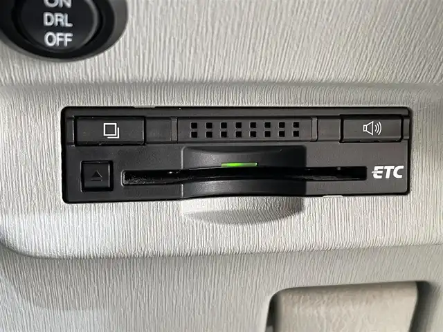 トヨタ プリウス G ツーリングセレ レザーパック 岩手県 2013(平25)年 8万km ホワイトパールクリスタルシャイン ヘッドアップディスプレイ/追従クルーズコントロール/オートライト/横滑り防止装置/アイドリングストップ/バックカメラ/コーナーセンサー/レザーシート/前席シートヒーター/運転席パワーシート/ビルトインETC/ワイパーデアイサー/ヘッドライトウォッシャー/パーキングアシスト/純正HDDナビ/純正フロアマット/純正17インチアルミホイール/純正LEDヘッドライト/純正オプションフォグライト/純正フロアマット/パワーステアリング/パワーウィンドウ