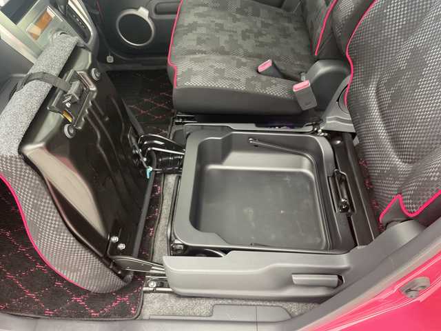 スズキ ハスラー X 沖縄県 2017(平29)年 6.5万km キャンディピンクメタリック/ホワイト2トーンルーフ 純正８インチナビ/　(ＣＤ　ＤＶＤ　フルセグＴＶ　Ｂｌｕｅｔｏｏｔｈ)/バックカメラ/デュアルカメラブレーキサポート/前席シートヒーター/アイドリングストップ/オートライト/純正アルミホイール/純正ドアバイザー/社外フロアマット/プッシュスタート/スマートキー/スペアキー有り