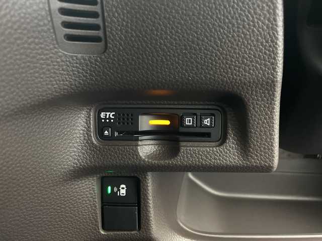 ホンダ Ｎ ＢＯＸ G･L ホンダセンシング カッパーブラウンスタイル 鹿児島県 2018(平30)年 6.3万km プラチナホワイトパール 社外ナビ/(BT/CD/DVD/AM/FM/フルセグTV)/ホンダセンシング/先行車発進お知らせ機能/誤発進抑制機能/衝突軽減ブレーキ/レーンキープアシスト/レーダークルーズコントロール/両側パワースライドドア/チップアップシート/前方ドライブレコーダー/ベンチシート/後方コーナーセンサー/オートマチックハイビーム/ビルトインETC/アイドリングストップ/ステアリングスイッチ/純正LEDヘッドライト/純正フロアマット/保証書/取扱説明書