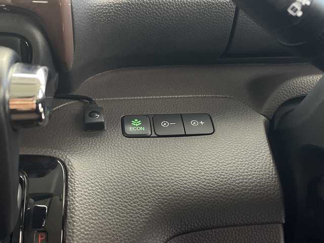 ホンダ Ｎ ＢＯＸ G･L ホンダセンシング カッパーブラウンスタイル 鹿児島県 2018(平30)年 6.3万km プラチナホワイトパール 社外ナビ/(BT/CD/DVD/AM/FM/フルセグTV)/ホンダセンシング/先行車発進お知らせ機能/誤発進抑制機能/衝突軽減ブレーキ/レーンキープアシスト/レーダークルーズコントロール/両側パワースライドドア/チップアップシート/前方ドライブレコーダー/ベンチシート/後方コーナーセンサー/オートマチックハイビーム/ビルトインETC/アイドリングストップ/ステアリングスイッチ/純正LEDヘッドライト/純正フロアマット/保証書/取扱説明書