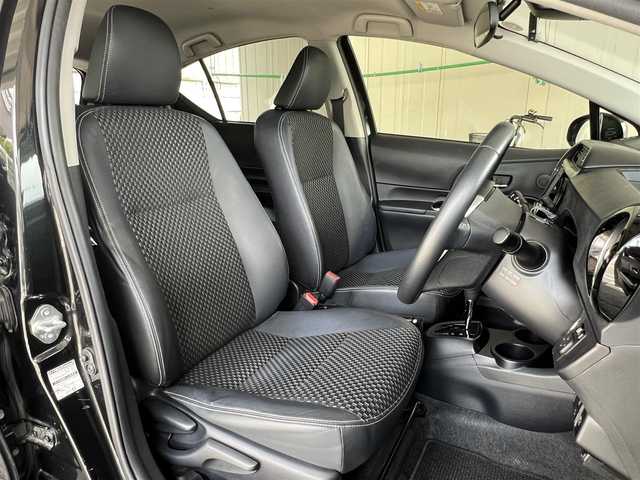 トヨタ アクア X－URBAN ソリッド 大阪府 2016(平28)年 7.5万km ブラックマイカ ワンオーナー/社外8インチナビ・フルセグTV・CD・/　　DVD・Bluetooth・USB・AUX/LEDオートヘッドライト/トヨタセーフティセンス/前席シートヒーター/LEDフォグランプ/バックカメラ/ETC/スマートキー2個/ドライブレコーダー/ステアリングスイッチ/電動格納ウインカーミラー/純正16インチアルミホイール