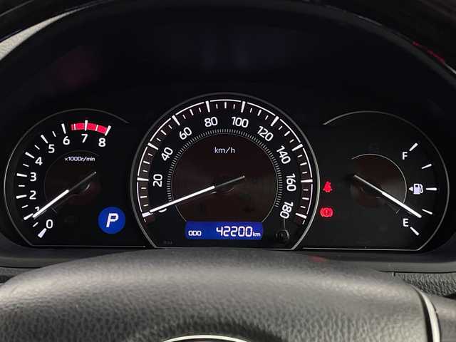 トヨタ エスクァイア Gi 新潟県 2018(平30)年 4.3万km ホワイトパールクリスタルシャイン 衝突被害軽減ブレーキ/レーンキープアシスト/純正７インチナビ/　（フルセグTV/BT/CD/DVD/AM/FM）/バックカメラ/両側パワースライドドア/クルーズコントロール/LEDヘッドライト/革シート/シートヒーター/純正15インチアルミホイール/アイドリングストップ/スマートキー/ビルトインETC