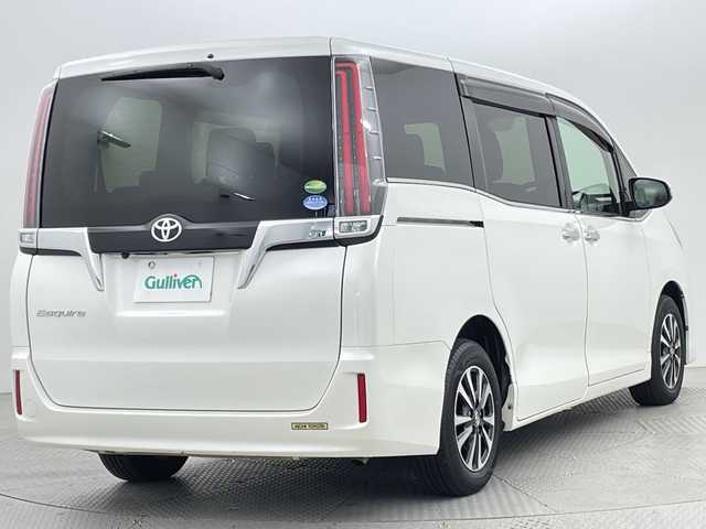 トヨタ エスクァイア Gi 新潟県 2018(平30)年 4.3万km ホワイトパールクリスタルシャイン 衝突被害軽減ブレーキ/レーンキープアシスト/純正７インチナビ/　（フルセグTV/BT/CD/DVD/AM/FM）/バックカメラ/両側パワースライドドア/クルーズコントロール/LEDヘッドライト/革シート/シートヒーター/純正15インチアルミホイール/アイドリングストップ/スマートキー/ビルトインETC