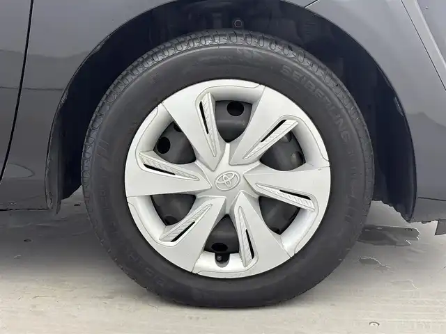 トヨタ シエンタ ファンベースG 福井県 2019(令1)年 4万km ブラックマイカ 社外SDナビ【CNRE05WD】/CD/DVD/フルセグTV/Bluetooth/SD/AM/FM/バックカメラ /トヨタセーフティセンス/レーンディパーチャーアラート/先行車発進お知らせ機能/両側パワースライドドア /プッシュスタート /革巻きステアリング/ステアリングチルド機構/ライトレベライザー /ウィンカー・電動格納式ミラー/サイドバイザー/純正フロアマット