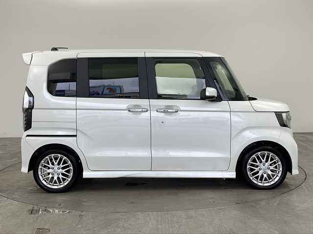 ホンダ Ｎ ＢＯＸ カスタム L ターボ 兵庫県 2021(令3)年 7.3万km プラチナホワイトパール ・社外ナビ/CD/DVD/BT/TV/・バックカメラ/・ホンダセンシング/・衝突軽減ブレーキ/・レーンキープアシスト/・レーダークルーズコントロール/・アイドリングストップ/・後方コーナーセンサー/・前方ドラブレコーダー/・両側パワースライドドア/・LEDオートライト/・オートマチックハイビーム/・パドルシフト/・ステアリングリモコン/・ETC/・純正１５インチアルミホイール/・スマートキー/・プラズマクラスター/・プッシュスタート/・w＋サイドエアバッグ/・カーテンエアバッグ