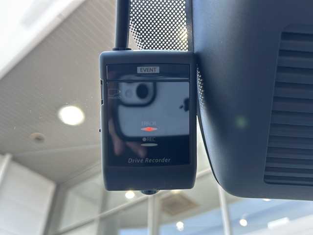 マツダ デミオ 13Sテーラードブラウン 静岡県 2017(平29)年 3.6万km ソウルレッドプレミアムメタリック 専用インテリア/【主要装備】/純正ナビ　/ステアリングスイッチ　/ヘッドアップディスプレイ　/シートヒーター　/ドライブレコーダー　/スマートシティブレーキサポート　/スマートキー　/プッシュスタート　/スペアキー有り　/オートライト　/ＥＴＣ/純正15インチアルミ