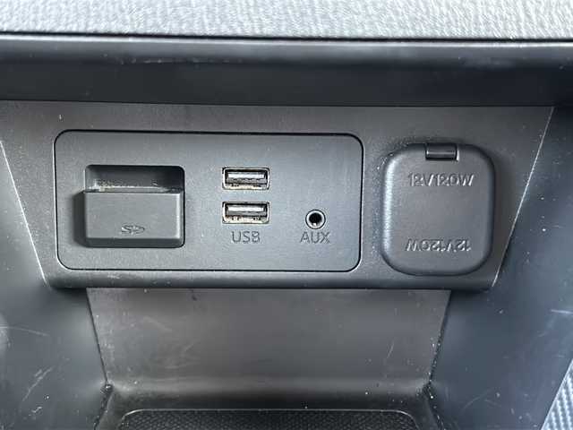 マツダ デミオ 13Sテーラードブラウン 静岡県 2017(平29)年 3.6万km ソウルレッドプレミアムメタリック 専用インテリア/【主要装備】/純正ナビ　/ステアリングスイッチ　/ヘッドアップディスプレイ　/シートヒーター　/ドライブレコーダー　/スマートシティブレーキサポート　/スマートキー　/プッシュスタート　/スペアキー有り　/オートライト　/ＥＴＣ/純正15インチアルミ