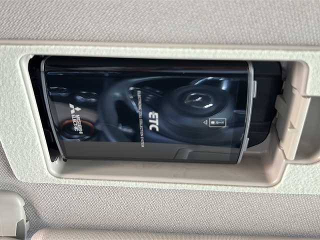 マツダ デミオ 13Sテーラードブラウン 静岡県 2017(平29)年 3.6万km ソウルレッドプレミアムメタリック 専用インテリア/【主要装備】/純正ナビ　/ステアリングスイッチ　/ヘッドアップディスプレイ　/シートヒーター　/ドライブレコーダー　/スマートシティブレーキサポート　/スマートキー　/プッシュスタート　/スペアキー有り　/オートライト　/ＥＴＣ/純正15インチアルミ