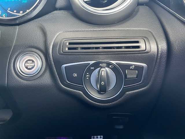 メルセデス・ベンツ ＧＬＣ２２０ d 4マチック クーペ AMGライン 愛知県 2021(令3)年 4.8万km ダイヤモンドホワイト レザーエクスクルーシブＰＫＧ/・１２．３インチデジタルメーター/・ヘッドアップディスプレイ/・黒革シート/・エナジャイジングＰＫＧ/・マルチコントロールシートバック/・Ｂｕｒｍｅｓｔｅｒサウンド（１３スピーカー）/純正１０．２５インチナビ/（フルセグ/USB/BT/AM/FM)/サンルーフ/アラウンドビューモニター/ETC2.0/パワーシート/シートヒーター/エアシート/純正フロアマット/電動リアゲート/電動格納式ミラー/クリアランスソナー/レーダークルーズコントロール/ABS/衝突被害軽減システム/横滑り防止装置/レーンキープアシスト/盗難防止装置/LEDオートライト/純正アルミホイール/保証書/取扱説明書/スペアキー/スマートキー