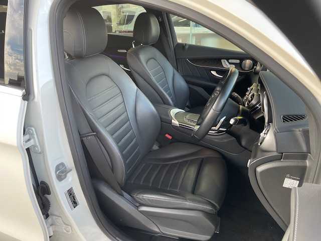 メルセデス・ベンツ ＧＬＣ２２０ d 4マチック クーペ AMGライン 愛知県 2021(令3)年 4.8万km ダイヤモンドホワイト レザーエクスクルーシブＰＫＧ/・１２．３インチデジタルメーター/・ヘッドアップディスプレイ/・黒革シート/・エナジャイジングＰＫＧ/・マルチコントロールシートバック/・Ｂｕｒｍｅｓｔｅｒサウンド（１３スピーカー）/純正１０．２５インチナビ/（フルセグ/USB/BT/AM/FM)/サンルーフ/アラウンドビューモニター/ETC2.0/パワーシート/シートヒーター/エアシート/純正フロアマット/電動リアゲート/電動格納式ミラー/クリアランスソナー/レーダークルーズコントロール/ABS/衝突被害軽減システム/横滑り防止装置/レーンキープアシスト/盗難防止装置/LEDオートライト/純正アルミホイール/保証書/取扱説明書/スペアキー/スマートキー