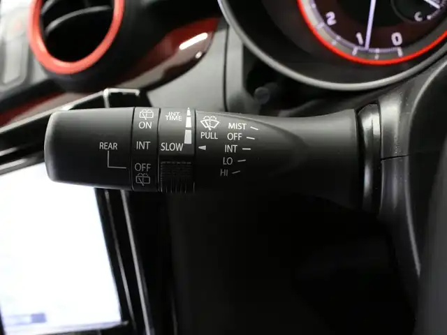 スズキ スイフト スポーツ 三重県 2023(令5)年 1.7万km ピュアホワイトP セーフティサポート/アイドリングストップ/純正8インチメモリナビ・地デジTV/・DVD/CD/・Bluetooth/全方位モニター/バックソナー/セルスタードライブレコーダー/セルスターGPSレーダー探知機/レーダークルーズコントロール/ブラインドスポットモニター/シートヒーター/ビルトインETC/純正17インチアルミホイール/LEDヘッドランプ/・オートライト/フロントフォグランプ/プッシュエンジンスタート/スマートキー×2/新車時保証書/取扱説明書