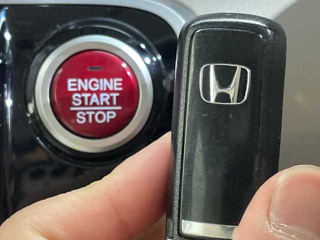 ホンダ Ｎ ＢＯＸ G Lパッケージ 愛媛県 2013(平25)年 6.2万km アイスブルーメタリック 純正ナビ（VXM-128VS）/ワンセグTV/バックカメラ/片側電動スライドドア/純正１４インチアルミホイール/純正フロアマット/スマートキー/プッシュスタート