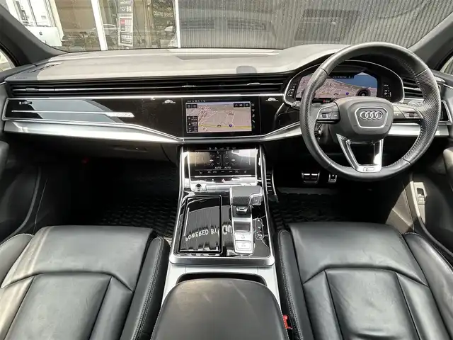 アウディ Ｑ７ 45TFSIクワトロアダプティブエアサスペンション 福岡県 2021(令3)年 6.8万km グレイシアホワイトメタリック アダプティブクルーズコントロール/レーンキープアシスト/ブライドンスポットモニター/マトリクスLEDヘッドライト/バーチャルコックピット/黒革シート/シートヒーター/エアサスペンション/パワーバックドア/純正ナビ/Applecarplay/androidauto/全方位カメラ/フルセグTV/Bluetooth/純正２１インチアルミホイール/ETC