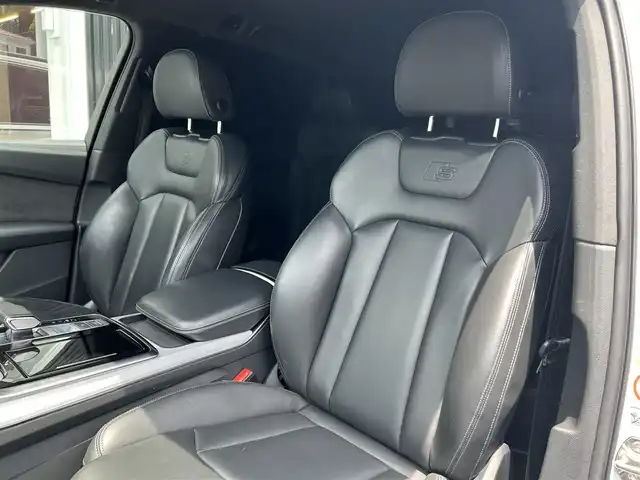 アウディ Ｑ７ 45TFSIクワトロアダプティブエアサスペンション 福岡県 2021(令3)年 6.8万km グレイシアホワイトメタリック アダプティブクルーズコントロール/レーンキープアシスト/ブライドンスポットモニター/マトリクスLEDヘッドライト/バーチャルコックピット/黒革シート/シートヒーター/エアサスペンション/パワーバックドア/純正ナビ/Applecarplay/androidauto/全方位カメラ/フルセグTV/Bluetooth/純正２１インチアルミホイール/ETC
