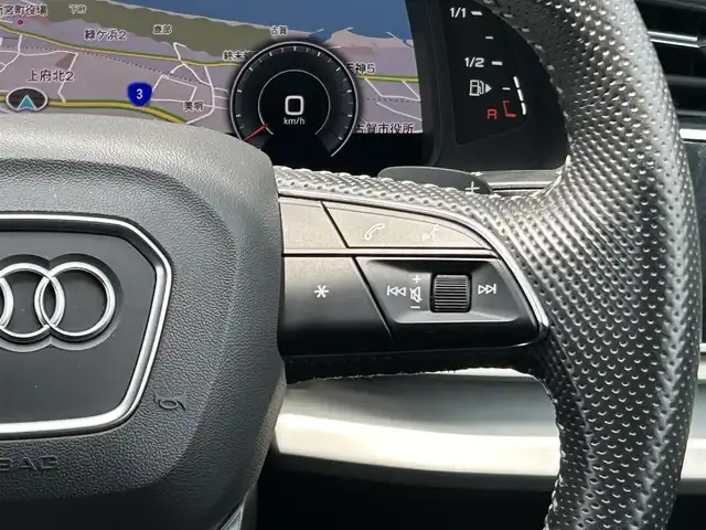 アウディ Ｑ７ 45TFSIクワトロアダプティブエアサスペンション 福岡県 2021(令3)年 6.8万km グレイシアホワイトメタリック アダプティブクルーズコントロール/レーンキープアシスト/ブライドンスポットモニター/マトリクスLEDヘッドライト/バーチャルコックピット/黒革シート/シートヒーター/エアサスペンション/パワーバックドア/純正ナビ/Applecarplay/androidauto/全方位カメラ/フルセグTV/Bluetooth/純正２１インチアルミホイール/ETC