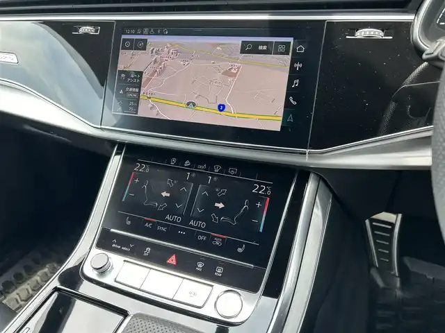 アウディ Ｑ７ 45TFSIクワトロアダプティブエアサスペンション 福岡県 2021(令3)年 6.8万km グレイシアホワイトメタリック アダプティブクルーズコントロール/レーンキープアシスト/ブライドンスポットモニター/マトリクスLEDヘッドライト/バーチャルコックピット/黒革シート/シートヒーター/エアサスペンション/パワーバックドア/純正ナビ/Applecarplay/androidauto/全方位カメラ/フルセグTV/Bluetooth/純正２１インチアルミホイール/ETC