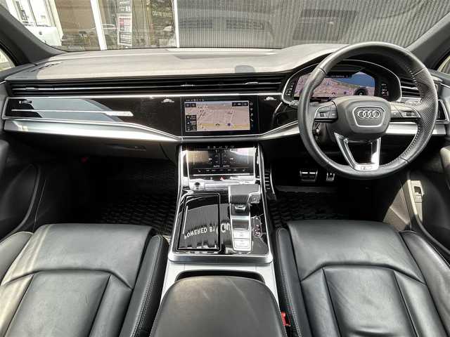 アウディ Ｑ７ 45 Sラインリミテッド 福岡県 2021(令3)年 6.8万km グレイシアホワイトメタリック アダプティブクルーズコントロール/レーンキープアシスト/ブライドンスポットモニター/マトリクスLEDヘッドライト/バーチャルコックピット/黒革シート/シートヒーター/エアサスペンション/パワーバックドア/純正ナビ/Applecarplay/androidauto/全方位カメラ/フルセグTV/Bluetooth/純正２１インチアルミホイール/ETC