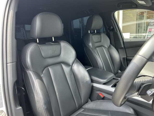 アウディ Ｑ７ 45 Sラインリミテッド 福岡県 2021(令3)年 6.8万km グレイシアホワイトメタリック アダプティブクルーズコントロール/レーンキープアシスト/ブライドンスポットモニター/マトリクスLEDヘッドライト/バーチャルコックピット/黒革シート/シートヒーター/エアサスペンション/パワーバックドア/純正ナビ/Applecarplay/androidauto/全方位カメラ/フルセグTV/Bluetooth/純正２１インチアルミホイール/ETC