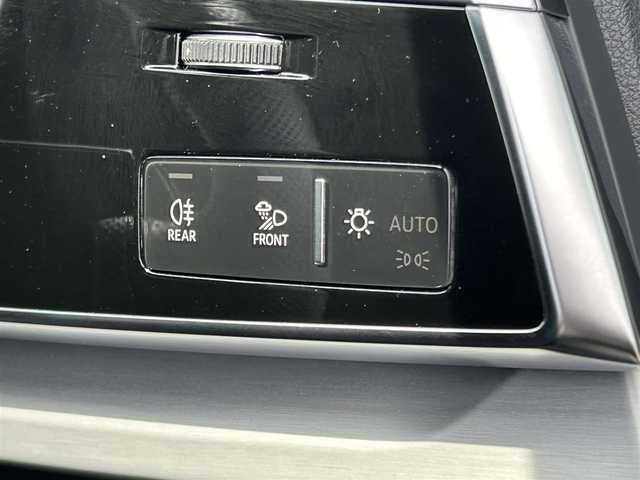 アウディ Ｑ７ 45 Sラインリミテッド 福岡県 2021(令3)年 6.8万km グレイシアホワイトメタリック アダプティブクルーズコントロール/レーンキープアシスト/ブライドンスポットモニター/マトリクスLEDヘッドライト/バーチャルコックピット/黒革シート/シートヒーター/エアサスペンション/パワーバックドア/純正ナビ/Applecarplay/androidauto/全方位カメラ/フルセグTV/Bluetooth/純正２１インチアルミホイール/ETC