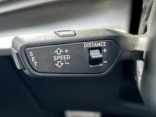 アウディ Ｑ７ 45 Sラインリミテッド 福岡県 2021(令3)年 6.8万km グレイシアホワイトメタリック アダプティブクルーズコントロール/レーンキープアシスト/ブライドンスポットモニター/マトリクスLEDヘッドライト/バーチャルコックピット/黒革シート/シートヒーター/エアサスペンション/パワーバックドア/純正ナビ/Applecarplay/androidauto/全方位カメラ/フルセグTV/Bluetooth/純正２１インチアルミホイール/ETC