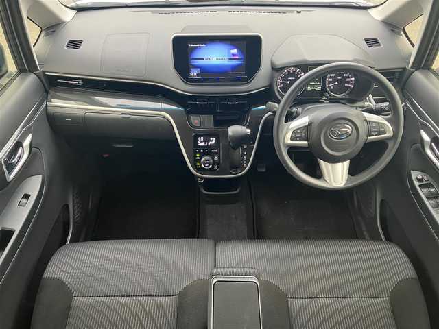 ダイハツ ムーヴ カスタム X VS SAⅢ 静岡県 2023(令5)年 0.8万km シャイニングホワイトパール エンジンスタートボタン/パワーステアリング/パワーウィンドウ/アイドリングストップ/スマートキー/オートエアコン/全方位カメラ/8インチメモリナビ（CD/DVD/BT/フルセグ）/ベンチシート/フロアマット/D席シートヒーター/純正アルミホイール/ABS/横滑り防止装置/レーンキープアシスト/コーナーセンサー/盗難防止装置/オートライト/オートマチックハイビーム/LEDヘッドライト/Wエアバック/衝突軽減システム