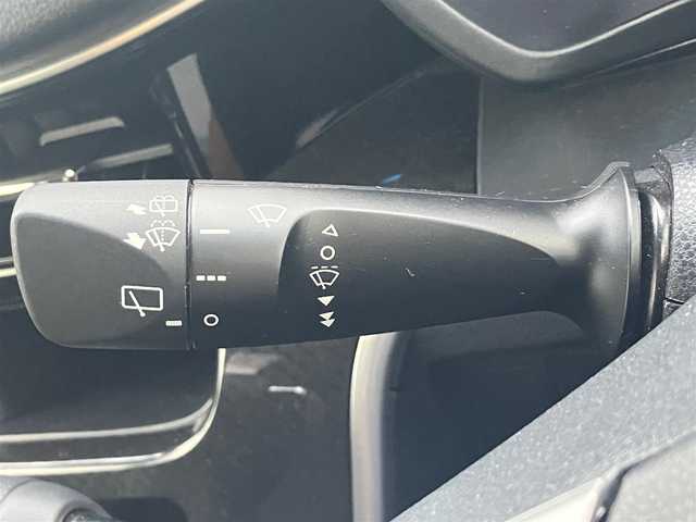 ダイハツ ムーヴ カスタム X VS SAⅢ 静岡県 2023(令5)年 0.8万km シャイニングホワイトパール エンジンスタートボタン/パワーステアリング/パワーウィンドウ/アイドリングストップ/スマートキー/オートエアコン/全方位カメラ/8インチメモリナビ（CD/DVD/BT/フルセグ）/ベンチシート/フロアマット/D席シートヒーター/純正アルミホイール/ABS/横滑り防止装置/レーンキープアシスト/コーナーセンサー/盗難防止装置/オートライト/オートマチックハイビーム/LEDヘッドライト/Wエアバック/衝突軽減システム