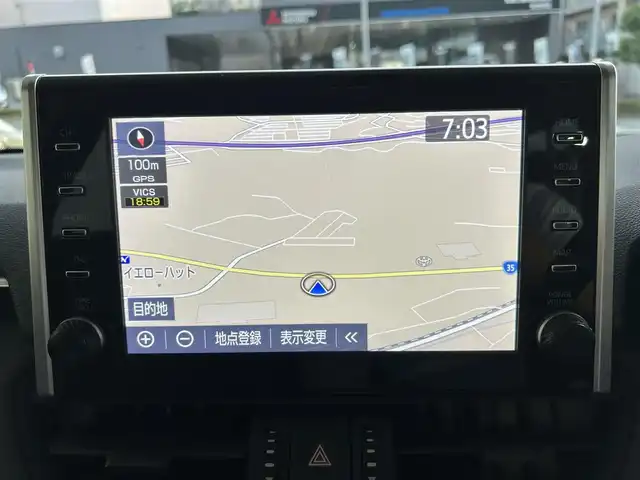 トヨタ ＲＡＶ４ アドベンチャー 長崎県 2022(令4)年 0.2万km アティチュードブラックマイカ ワンオーナー/純正ディスプレイオーディオ(FM/AM/BT)/ステアリングヒーター/ステアリングスイッチ/前席シートヒーター/前席シートベンチレーション/運転席パワーシート/ドライビングポジションメモリースイッチ/全方位カメラ/ビルトインETC/ドライブモードセレクト/マルチテレインセレクト/VSC(ビークルスタビリティコントロール)/スノーモードスイッチ/DAC(ダウンヒルアシストコントロール)/パワーバックドア/追従機能付きクルーズコントロール/LTA(レーントレーシングアシスト)/PCS(プリクラッシュセーフティ)/イモビライザーシステム/サンルーフ/パーキングアシスト/前後コーナーセンサー/オートライト/オートハイビーム/純正フロアマット/純正19インチアルミホイール/ドアバイザー/取扱説明書/保証書/記録簿/スペアキー