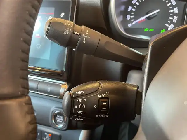 シトロエン シトロエン Ｃ３ エアクロス シャイン 愛知県 2019(令1)年 2.9万km 黒 純正ナビ/AppleCarPlay/フルセグTV/Bluetooth/バックカメラ/ETC/クルーズコントロール/レーンキープ/ブラインドスポットモニター/ワイヤレスチャージ/純正16インチアルミホイール/プッシュスタート/ルーフレール/LEDヘッドライト