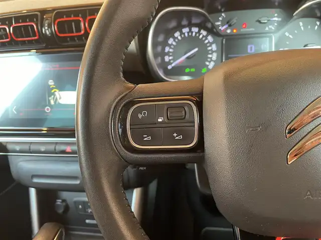 シトロエン シトロエン Ｃ３ エアクロス シャイン 愛知県 2019(令1)年 2.9万km 黒 純正ナビ/AppleCarPlay/フルセグTV/Bluetooth/バックカメラ/ETC/クルーズコントロール/レーンキープ/ブラインドスポットモニター/ワイヤレスチャージ/純正16インチアルミホイール/プッシュスタート/ルーフレール/LEDヘッドライト