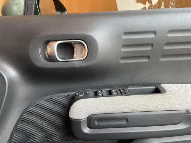 シトロエン シトロエン Ｃ３ エアクロス シャイン 愛知県 2019(令1)年 2.9万km 黒 純正ナビ/AppleCarPlay/フルセグTV/Bluetooth/バックカメラ/ETC/クルーズコントロール/レーンキープ/ブラインドスポットモニター/ワイヤレスチャージ/純正16インチアルミホイール/プッシュスタート/ルーフレール/LEDヘッドライト