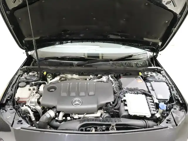 メルセデス・ベンツ Ａ２００ｄ AMGライン 静岡県 2019(令1)年 3.9万km コスモスブラック 純正ナビ/フルセグTV/パドルシフト/インテリジェントライトシステム/社外レーダー/ACC/BSM/LKA/ドラレコ/LEDヘッドライト/シートキネティクス/ワイヤレス充電