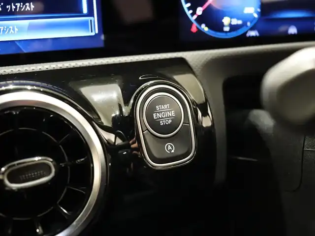 メルセデス・ベンツ Ａ２００ｄ AMGライン 静岡県 2019(令1)年 3.9万km コスモスブラック 純正ナビ/フルセグTV/パドルシフト/インテリジェントライトシステム/社外レーダー/ACC/BSM/LKA/ドラレコ/LEDヘッドライト/シートキネティクス/ワイヤレス充電