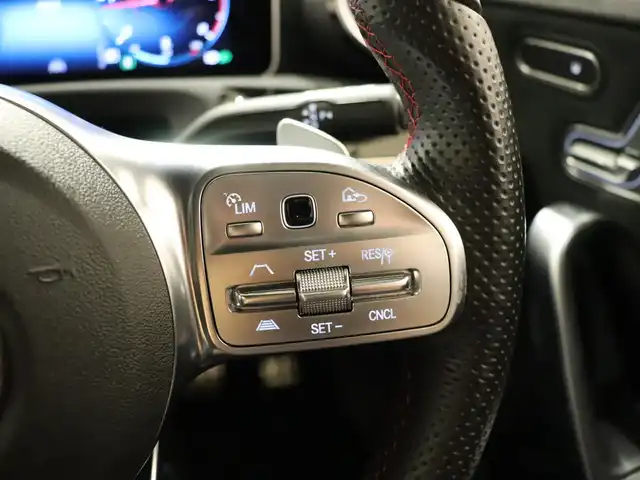 メルセデス・ベンツ Ａ２００ｄ AMGライン 静岡県 2019(令1)年 3.9万km コスモスブラック 純正ナビ/フルセグTV/パドルシフト/インテリジェントライトシステム/社外レーダー/ACC/BSM/LKA/ドラレコ/LEDヘッドライト/シートキネティクス/ワイヤレス充電